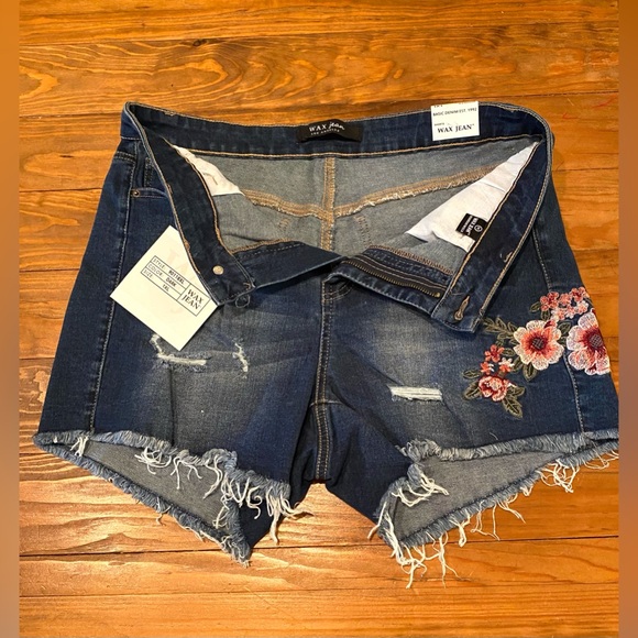 Women's Plus Size 1XL flower embroided Curvy Denim Jean Ripped Shorts Wax Jeans - Picture 15 of 15